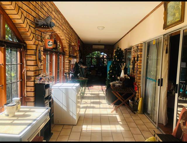5 BEDROOM HOUSE FOR SALE IN PROTEA PARK